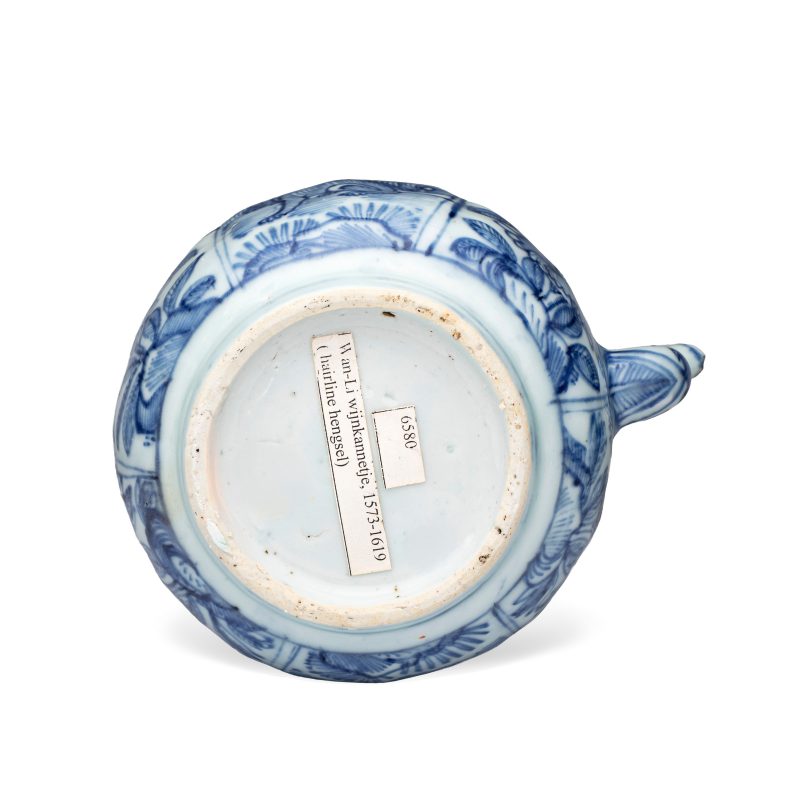 A Chinese blue and white wine pot and cover - 图7