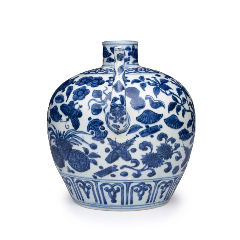 A Chinese blue and white 'Flowers and Auspicious Emblems' ewer - 图3