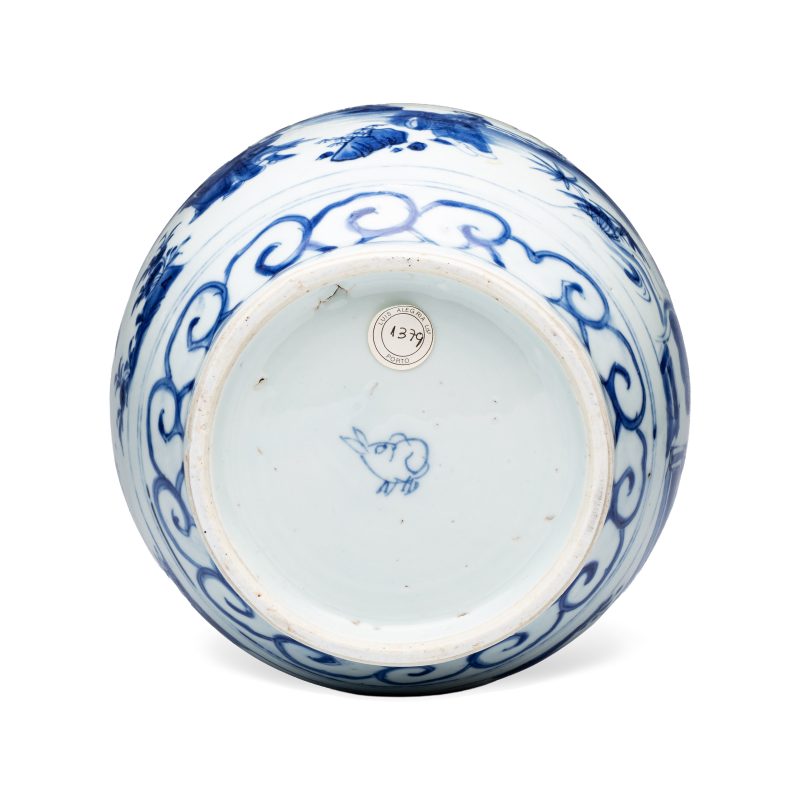 A Chinese blue and white baluster vase with narrative design - 图7
