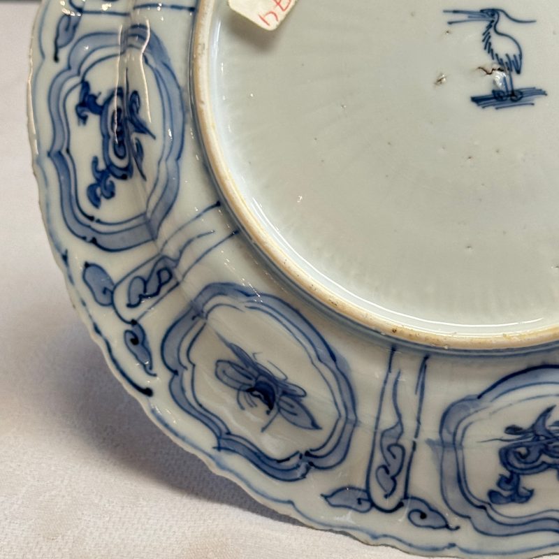 A Chinese blue and white 'Grasshopper and Butterfly' plate - 图12