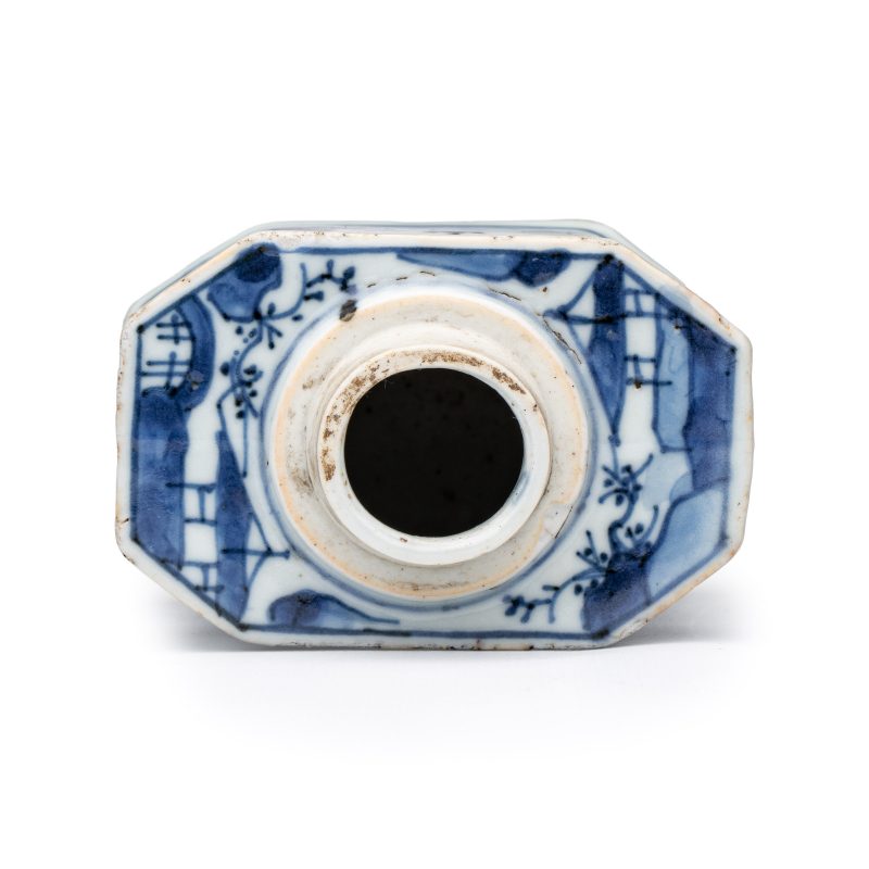 A Chinese blue and white tea caddy and cover - 图5