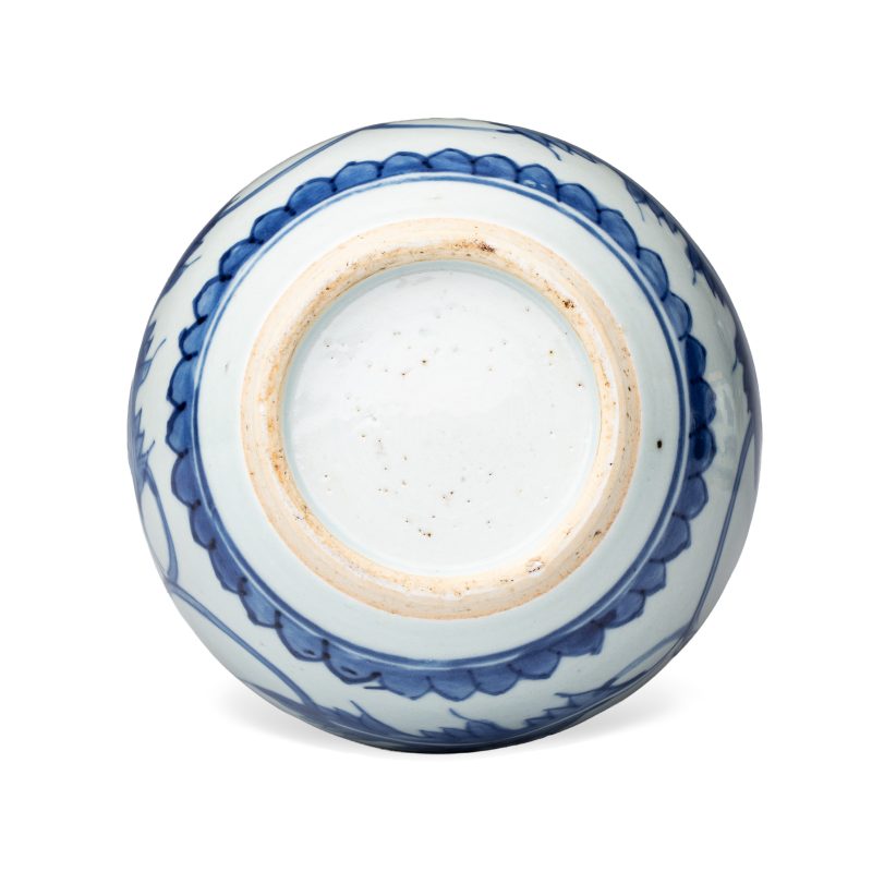 A pair of Chinese blue and white jars with floral design - 图7
