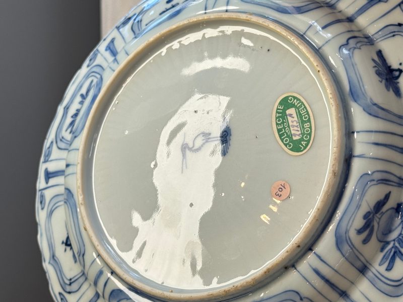 A rare Chinese blue and white 'Grasshopper' plate - 图22