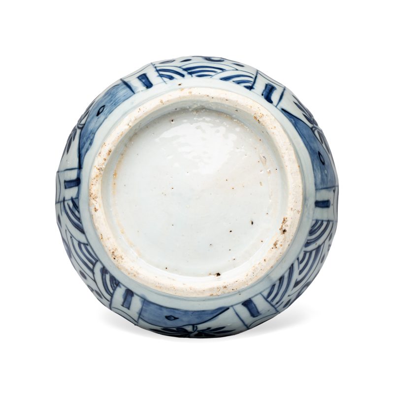 A pair of Chinese blue and white 'Flying Horses' pear-shaped bottle vases - 图17