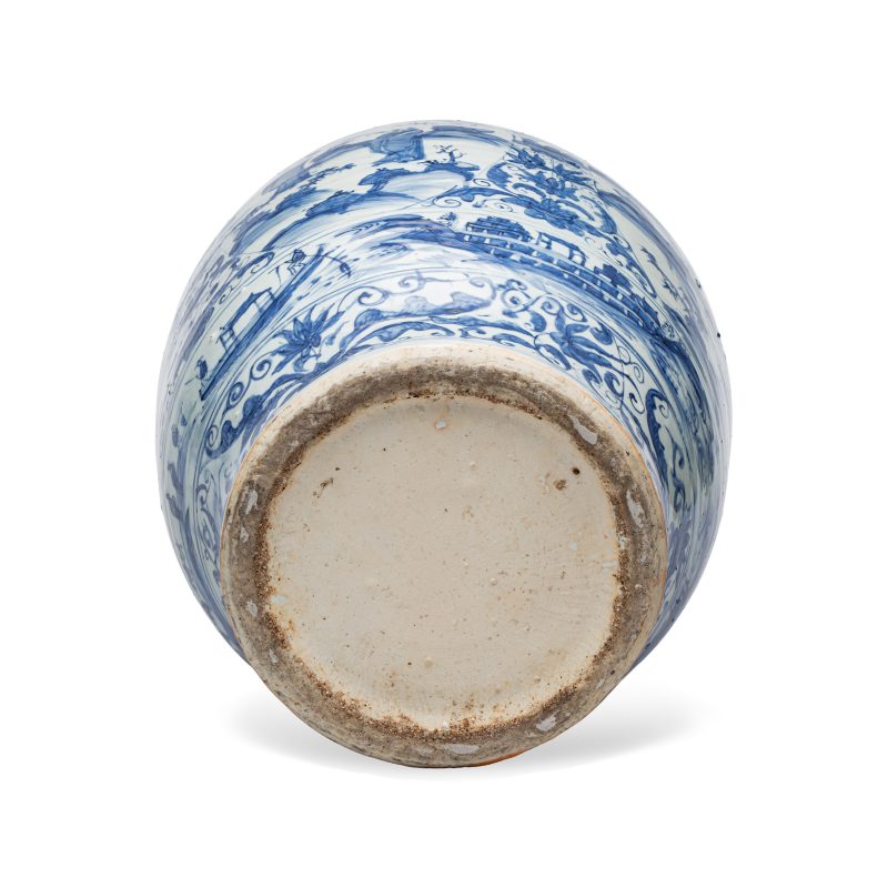 An exceptional pair of large Chinese blue and white 'Dignitaries and Warriors' vases - 图13