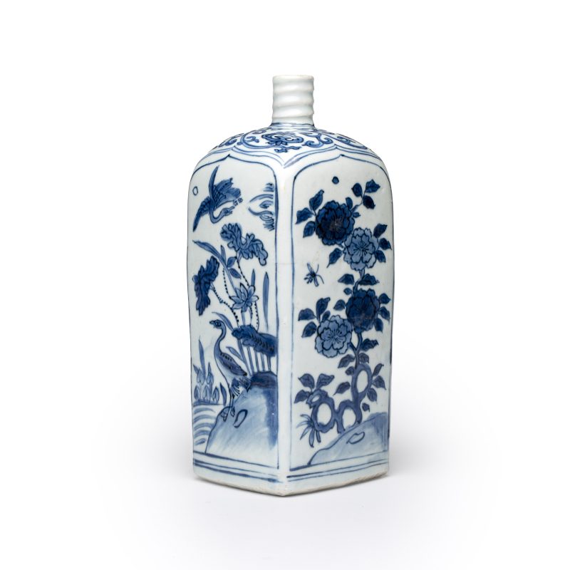 A Chinese blue and white 'Geese and Flowers' square flask - 图3