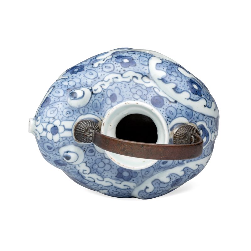 A Chinese blue and white 'Toad' ewer - 图6