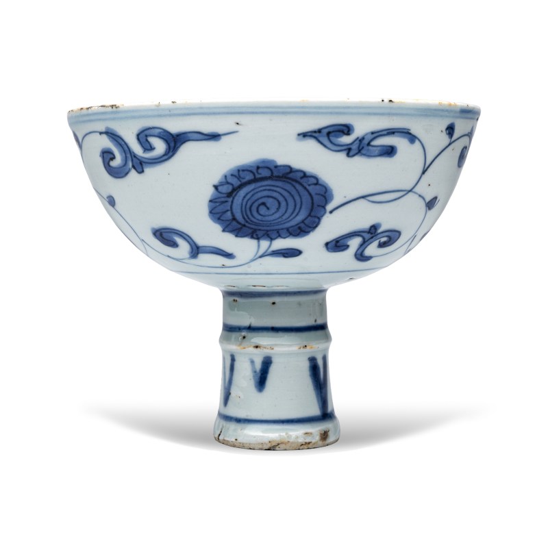 A Chinese blue and white 'Flower Scroll' stem cup - 图4