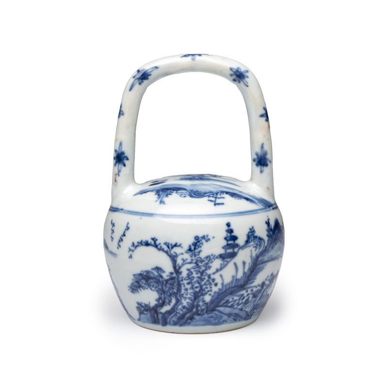 A rare Chinese blue and white 'Mountainous Riverscape' lime pot - 图3