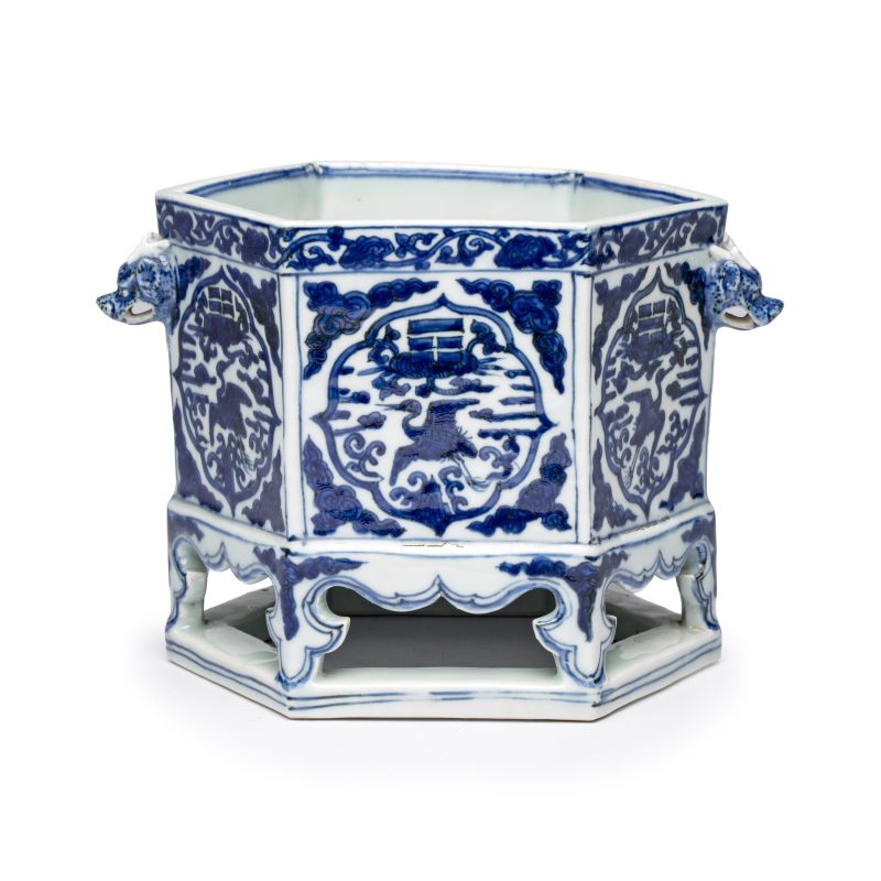 A Chinese blue and white hexagonal censer - 图3