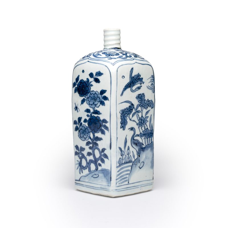 A Chinese blue and white 'Geese and Flowers' square flask - 图4