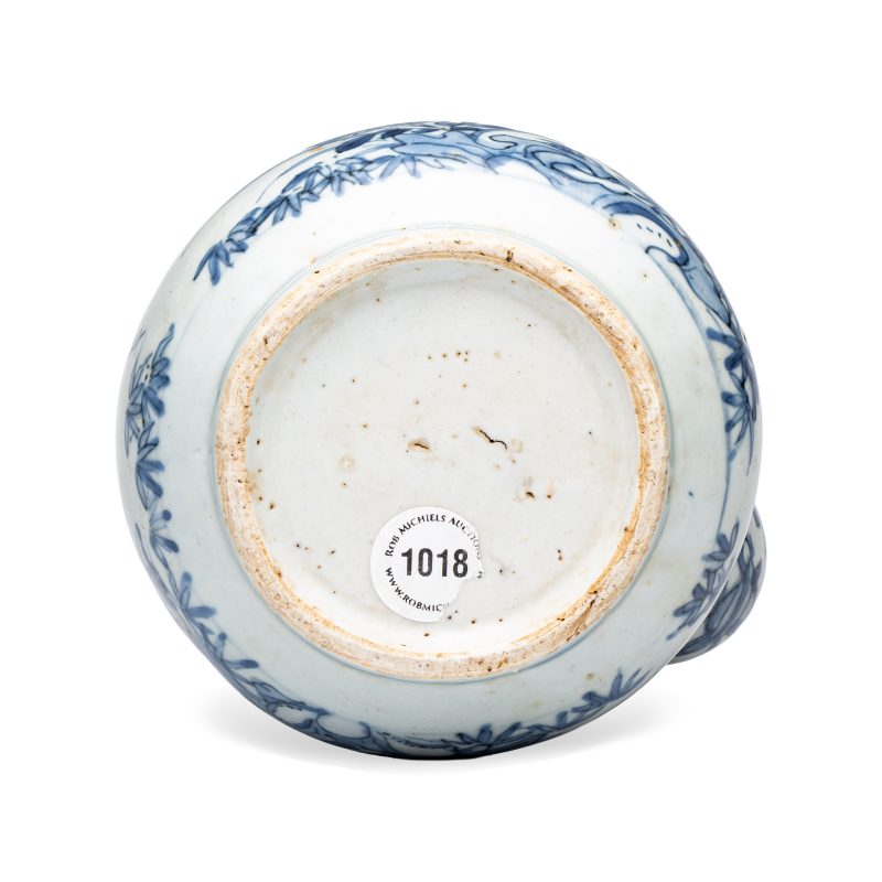 A Chinese blue and white 'Lizard and Birds' kendi - 图7