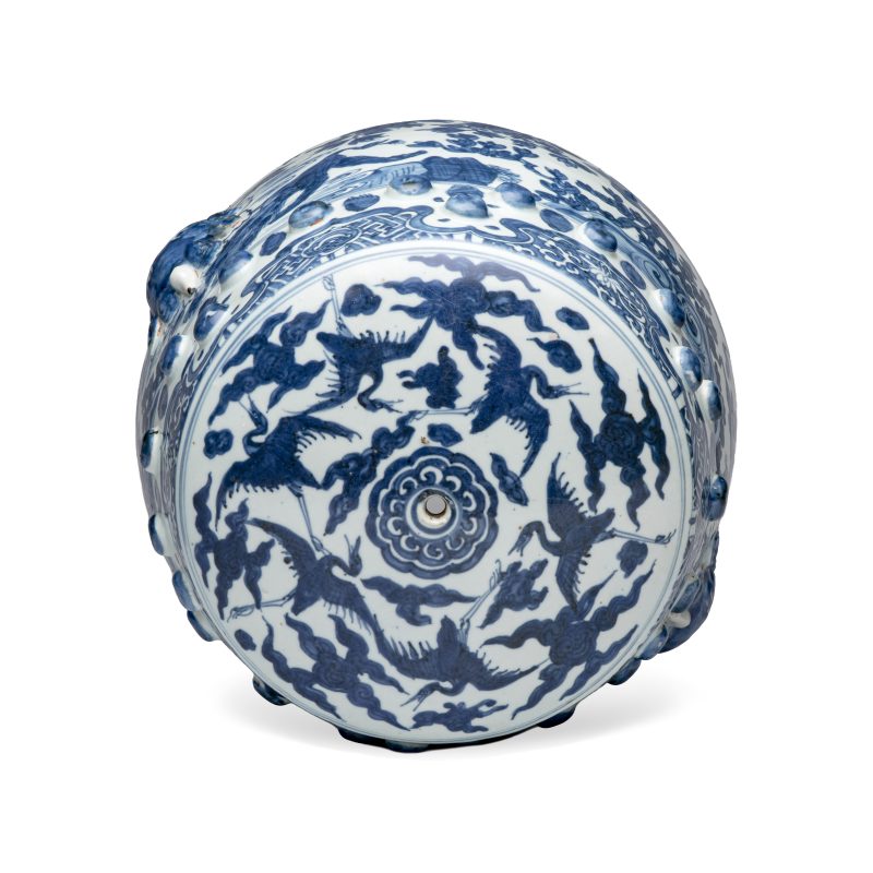 A Chinese blue and white 'Peacocks and Cranes' garden stool - 图6