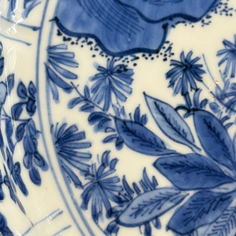 A Chinese blue and white 'Grasshopper and Butterfly' plate - 图9