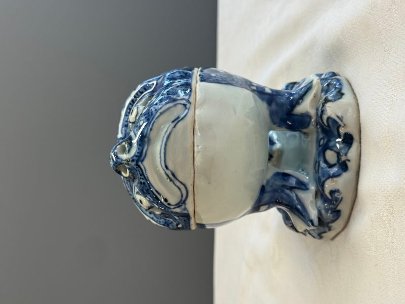 A rare Chinese blue and white ko-sometsuke 'Three-legged Toad' incense burner - 图12