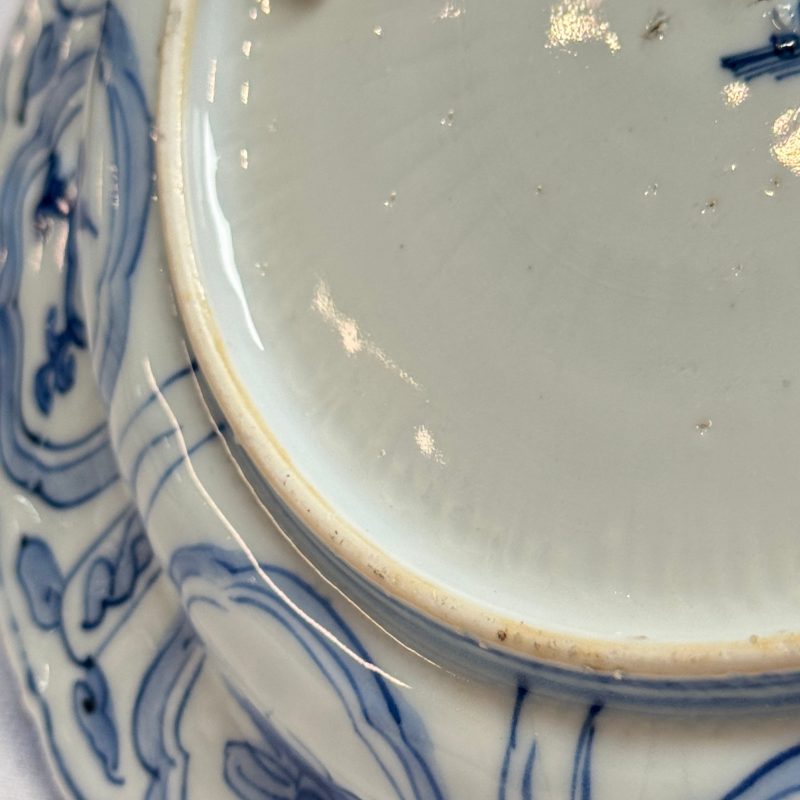 A Chinese blue and white 'Grasshopper and Butterfly' plate - 图15
