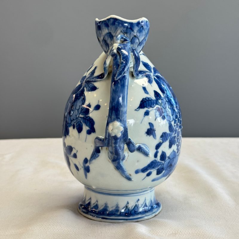 A Chinese blue and white peach-shaped cadogan-type wine pot - 图21