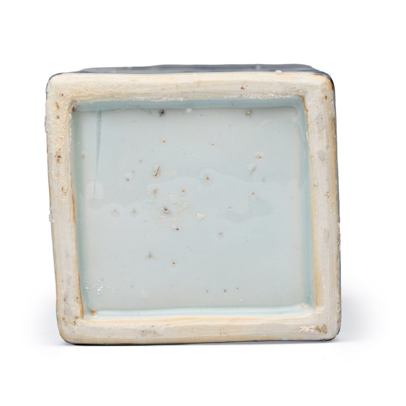 A Chinese blue and white 'Playing Boys' square flask - 图7