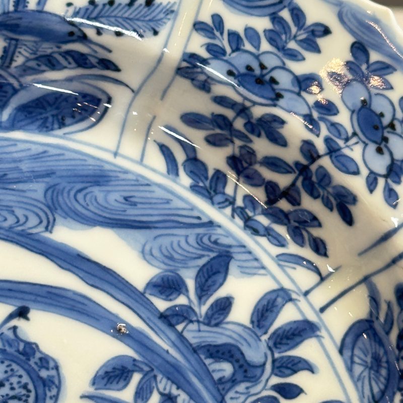 A Chinese blue and white 'Grasshopper and Butterfly' plate - 图10