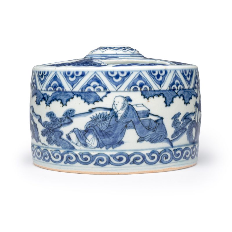 A Chinese blue and white circular 'Scholars' brush and ink stand - 图2