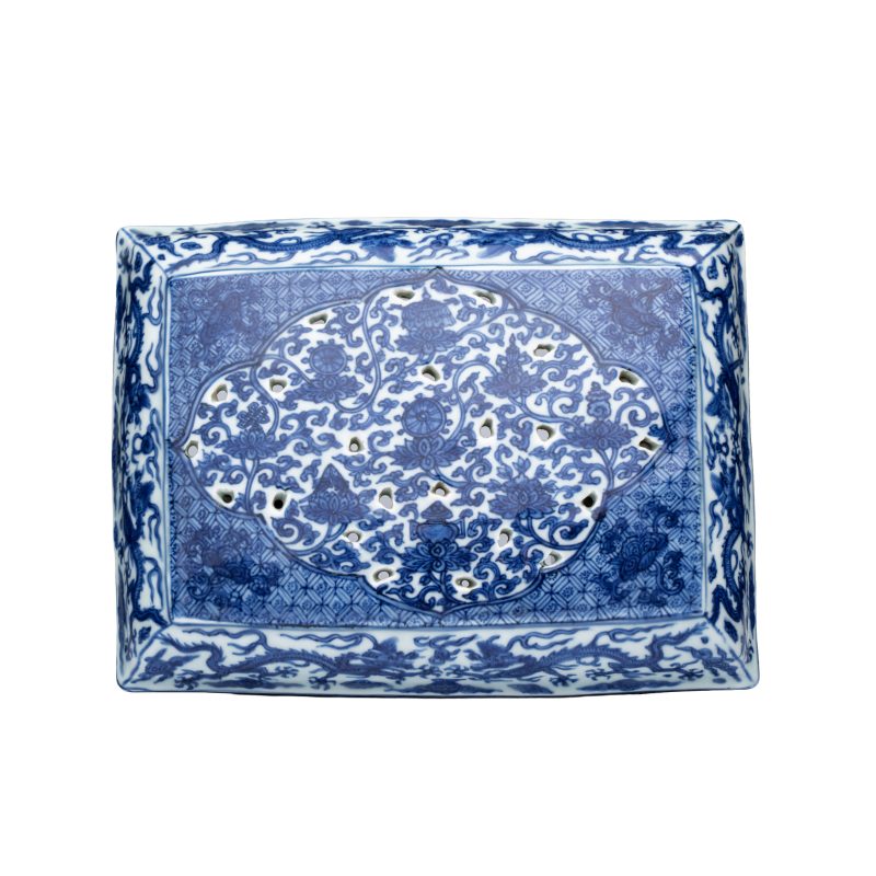 A Chinese blue and white openwork rectangular box and cover - 图7
