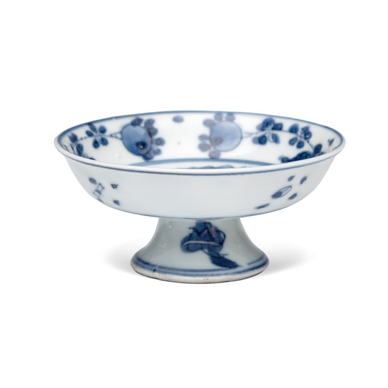 A small Chinese blue and white 'Fisherman' footed saucer dish - 图3