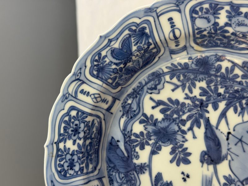 A Chinese blue and white plate with birds in a landscape - 图8
