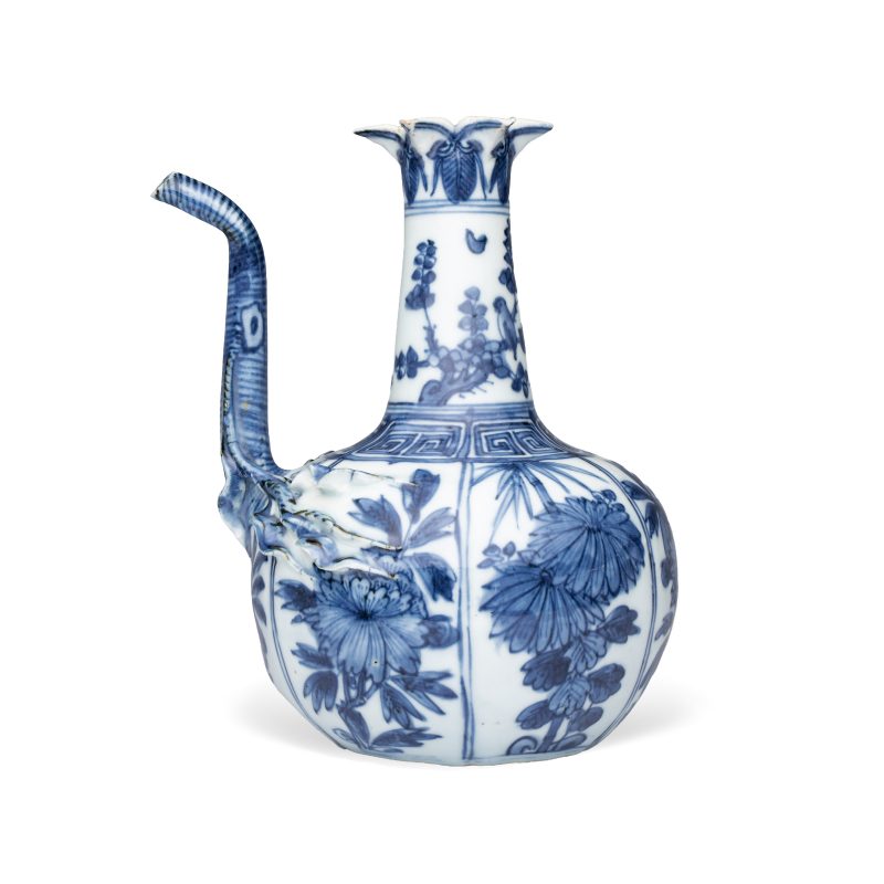 A Chinese blue and white pomegranate-shaped ewer - 图2