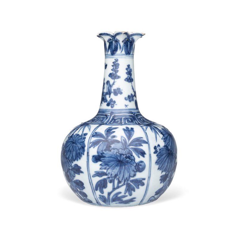 A Chinese blue and white pomegranate-shaped ewer - 图3