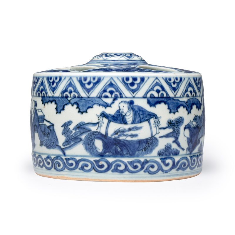 A Chinese blue and white circular 'Scholars' brush and ink stand - 图3