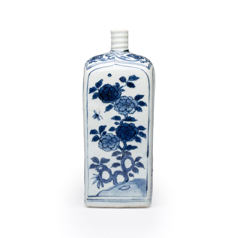 A Chinese blue and white 'Geese and Flowers' square flask - 图8