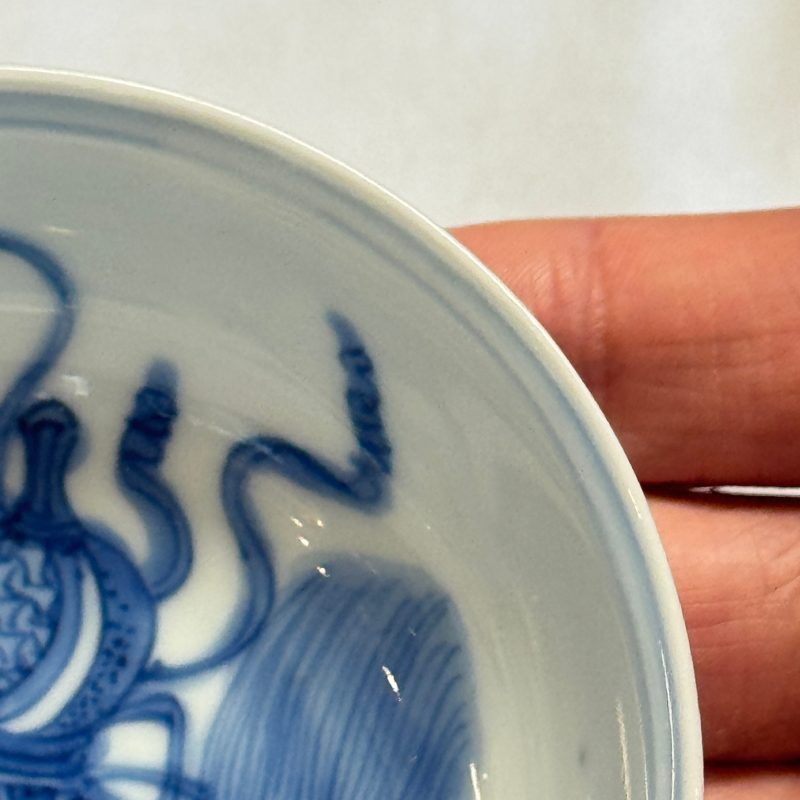 A very rare Chinese blue and white 'Double Gourd' shallow bowl - 图11