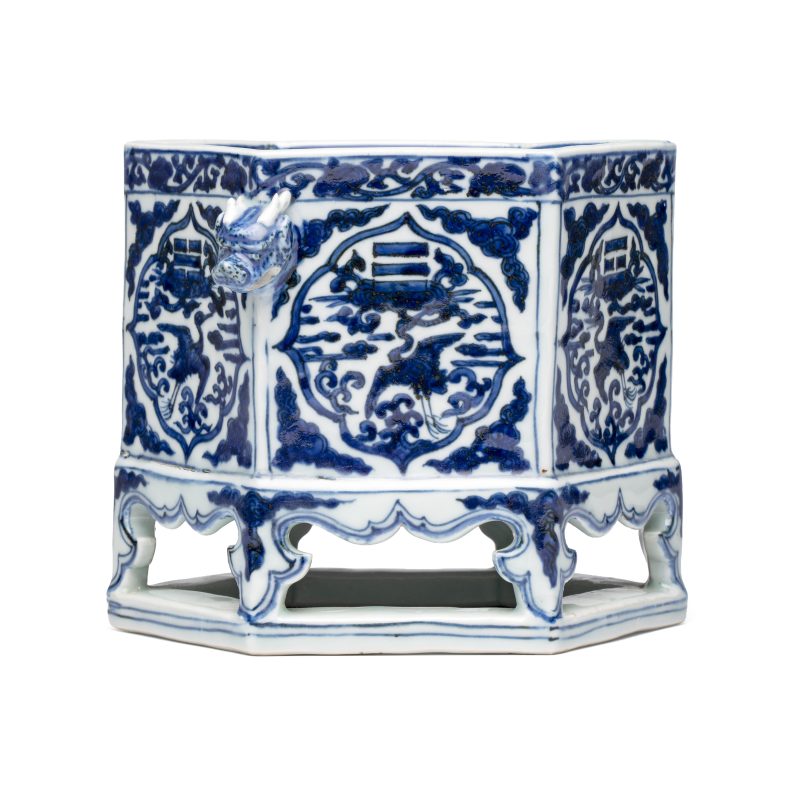 A Chinese blue and white hexagonal censer - 图6