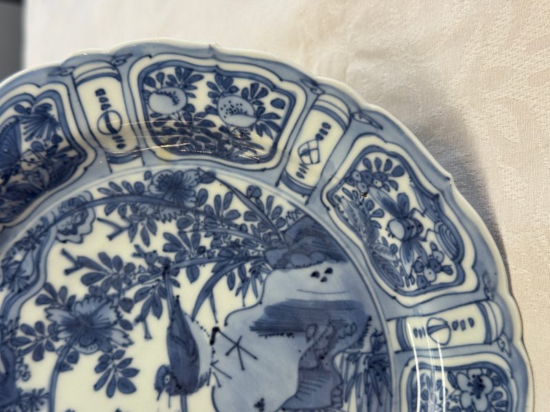 A Chinese blue and white plate with birds in a landscape - 图9
