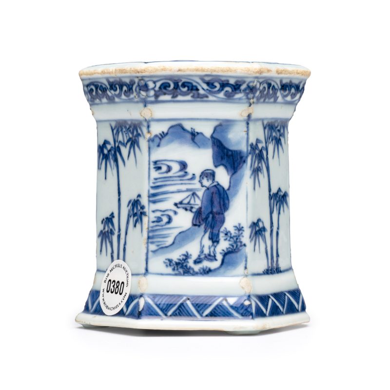 A Chinese blue and white hexagonal salt after a European silver model - 图9