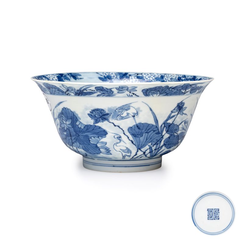 A fine Chinese blue and white 'Herons by a Lotus Pond' bowl - 图1