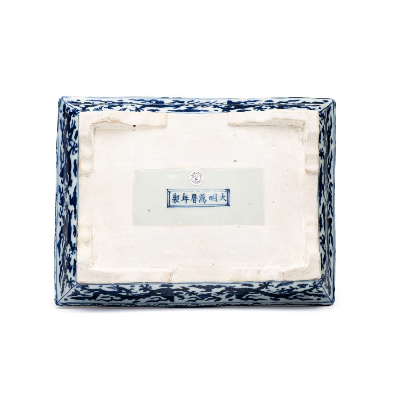 A Chinese blue and white openwork rectangular box and cover - 图9