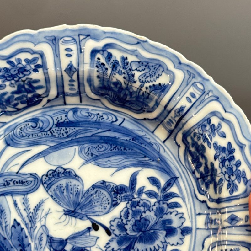 A Chinese blue and white 'Grasshopper and Butterfly' plate - 图6