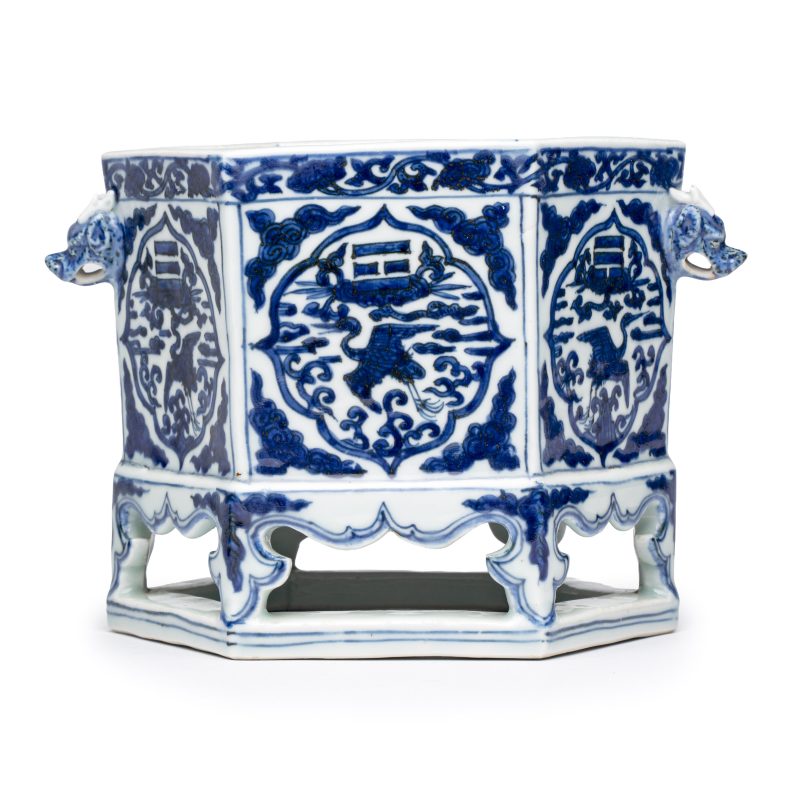 A Chinese blue and white hexagonal censer - 图7