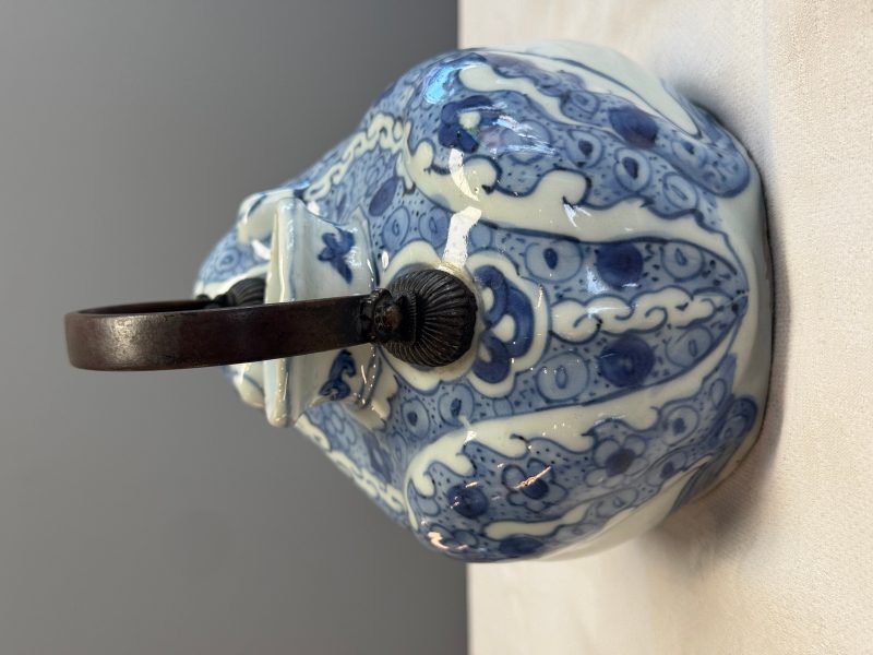 A Chinese blue and white 'Toad' ewer - 图14