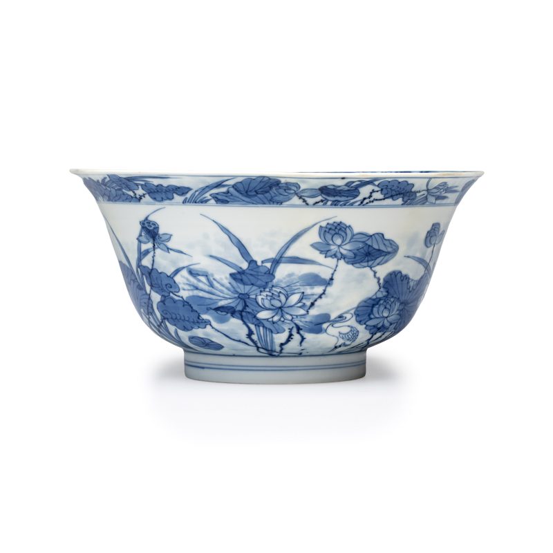 A fine Chinese blue and white 'Herons by a Lotus Pond' bowl - 图3