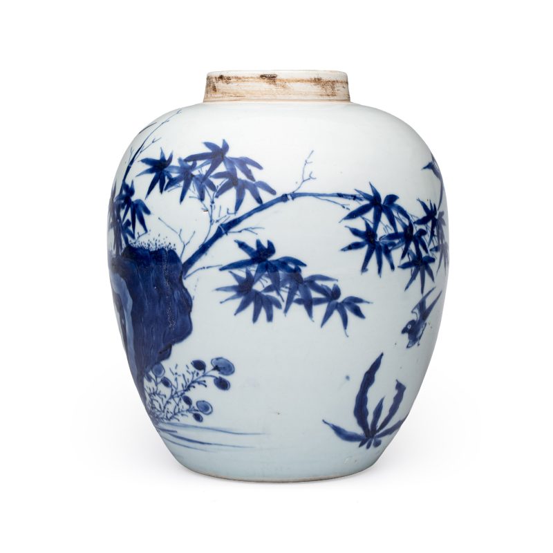 A Chinese blue and white 'Magpies among Peonies' jar with wooden cover - 图3