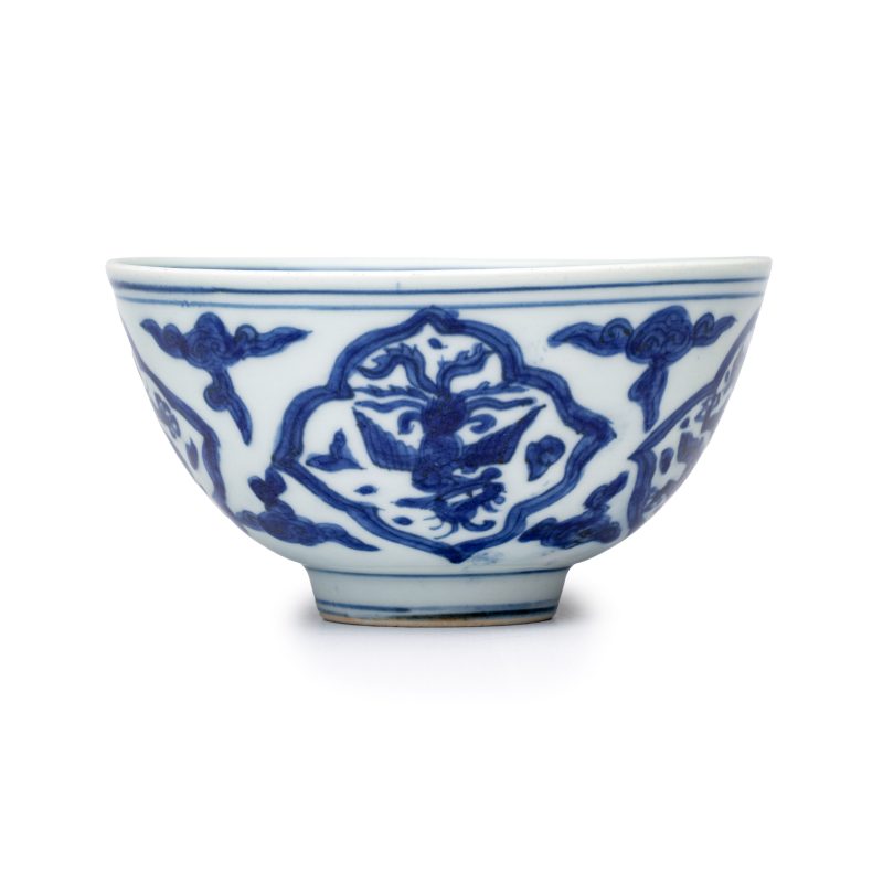 A Chinese blue and white 'Dragon' bowl - 图4