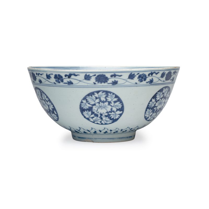 A blue and white Chinese 'Qilin and Flying Horses' bowl - 图4