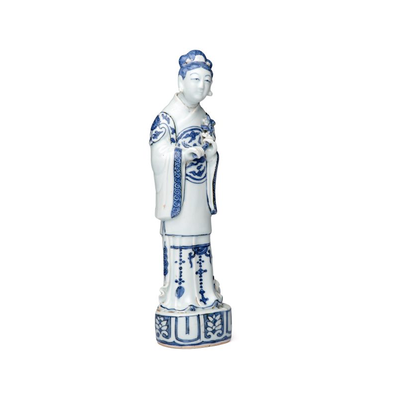 A Chinese blue and white figure of the immortal He Xiangu - 图1