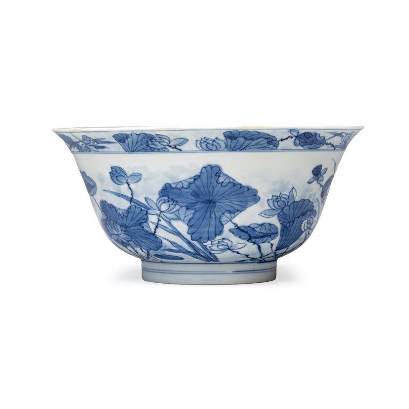 A fine Chinese blue and white 'Herons by a Lotus Pond' bowl - 图4