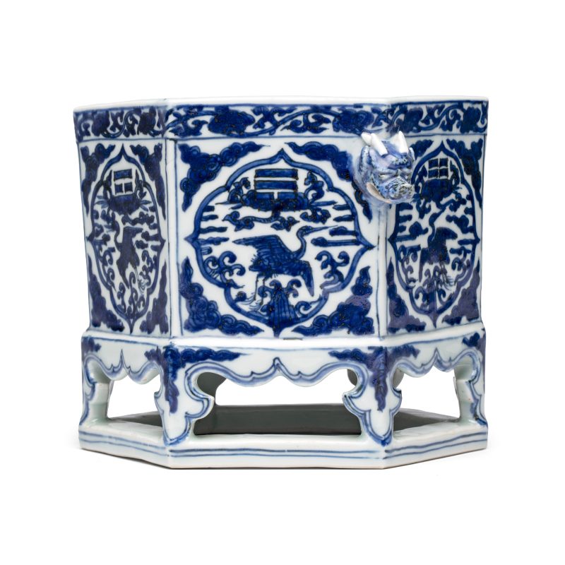 A Chinese blue and white hexagonal censer - 图8
