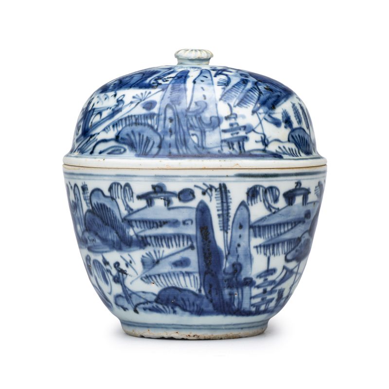 A Chinese blue and white 'Mountainous Riverscape' bowl and cover - 图2