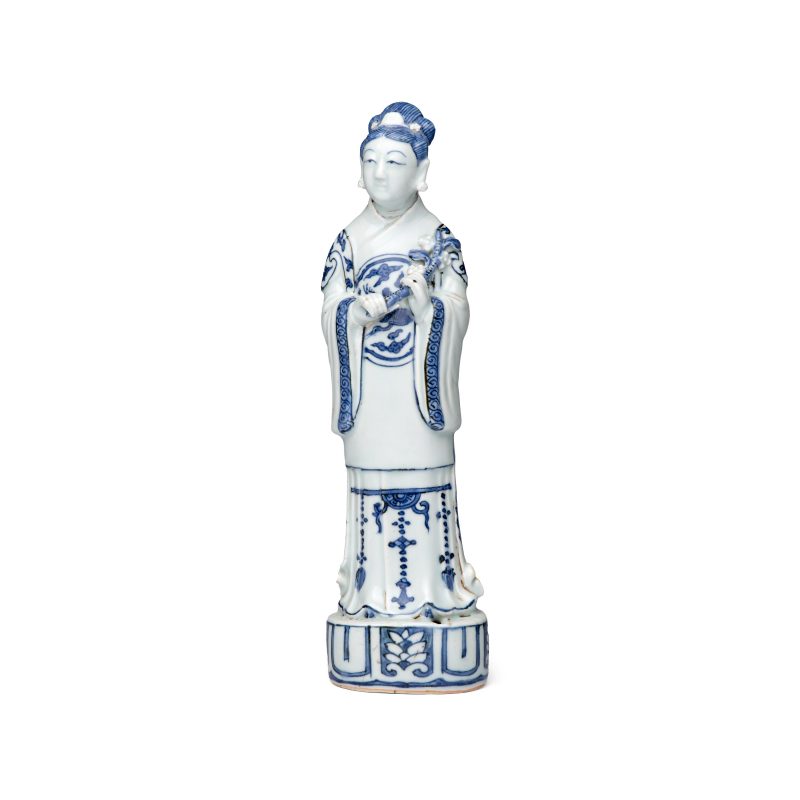 A Chinese blue and white figure of the immortal He Xiangu - 图2