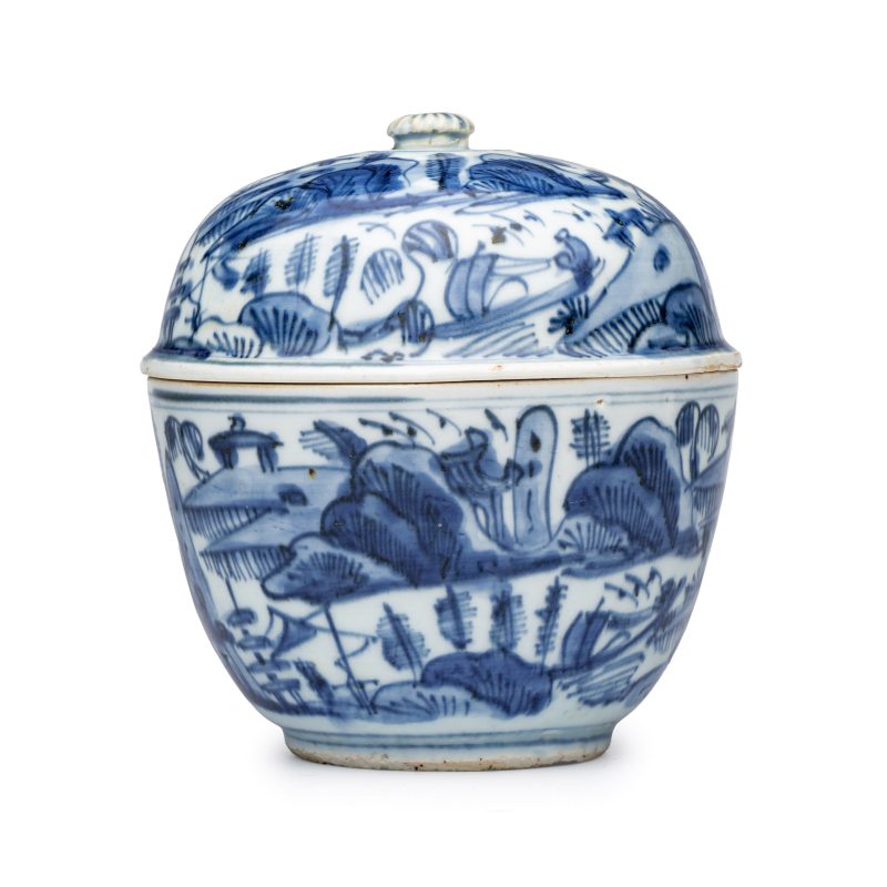 A Chinese blue and white 'Mountainous Riverscape' bowl and cover - 图3